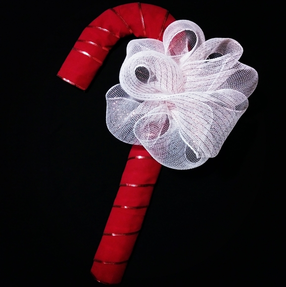 Red Faux Suede Candy Cane Wreath - Picture 1 of 1